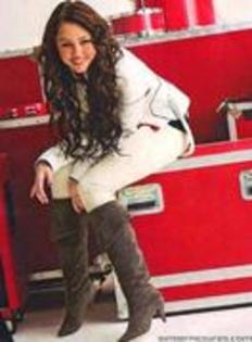 10482867_CCKORAUGG - miley e tare love love miley hannah