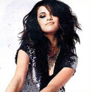 RGSLBLBDVDQPIRAXOGV - poze rare cu Selena Gomez