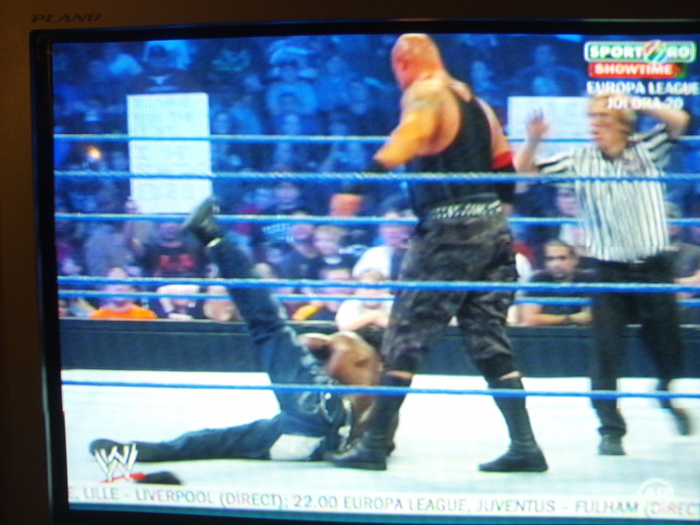 35 - poze din meciuri de wrestling noi