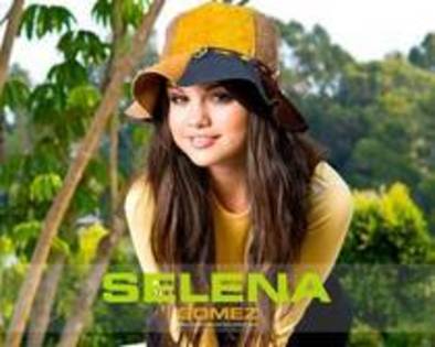 QODQZVNDZMUJIVANNRX - poze rare cu Selena Gomez