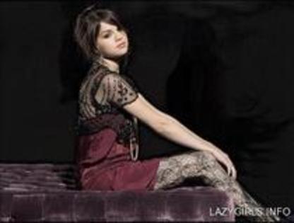 WXLRYPNIVDOQVYPUVZN - poze rare cu Selena Gomez