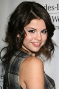 FSXVAWFGCHYHRNIWKUR - poze rare cu Selena Gomez