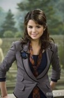 GRUIHNZRPGBYVNSMHHP - poze rare cu Selena Gomez