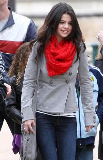 selena gomez in paris 14 - Selena Gomez in Paris