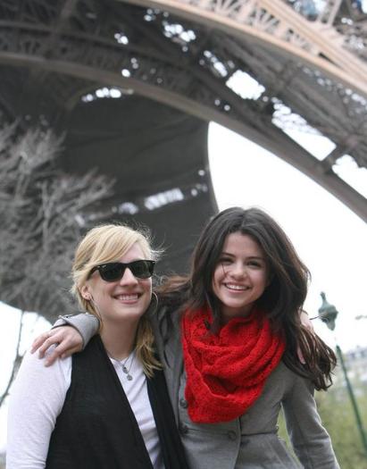 selena gomez in paris 19 - Selena Gomez in Paris