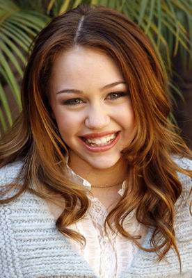 normal_004~134 - Stars Of Disney Channels Hannah Montana Meet the Press January 10 2006-00