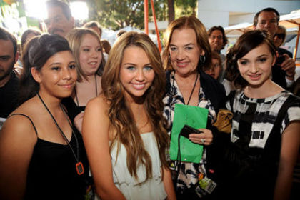 normal_006~44 - Kids Choice Awards March 28 2009-00