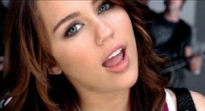 miley-cyrus-7things-music-video-28june08-3 - toate pozele mele hannah si miley