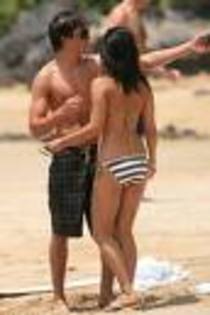 images (1) - Vanessa Hudgens si Zak Efron