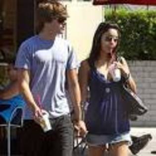 images (10) - Vanessa Hudgens si Zak Efron