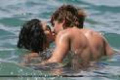 images (13) - Vanessa Hudgens si Zak Efron