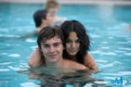 images (14) - Vanessa Hudgens si Zak Efron