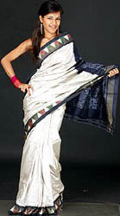 elegant_ivory_ikat_temple_sari_with - Sariuri