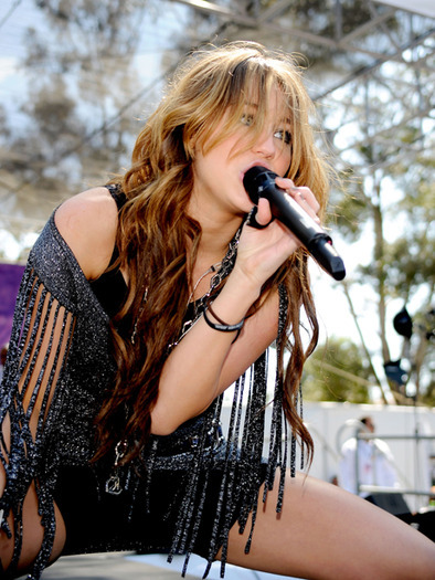 12138795_JNJCUFUJA - Miley Cyrus