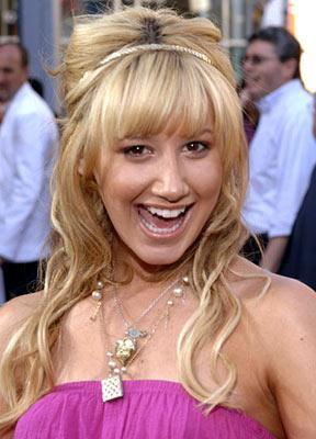 Ashley_Tisdale_1247554191_4