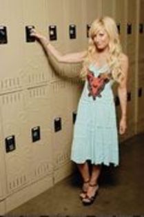 12073121_RTBHCUKGM - poze cu ashley speciale