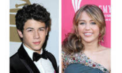 12472622_GVBYHKMXX - miley and nick