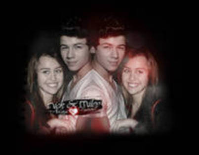 12472570_TEBHMSWNI - miley and nick