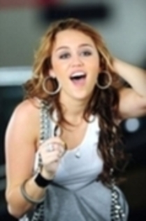 12755478_GGCSQFVVB