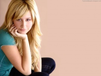 ashley_tisdale_36-t2