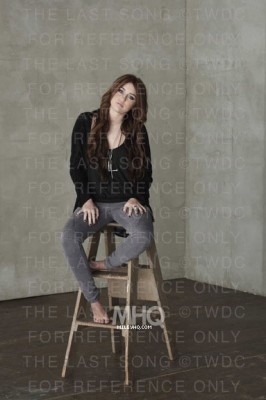 normal_019 - Miley Cyrus Photoshoot 9