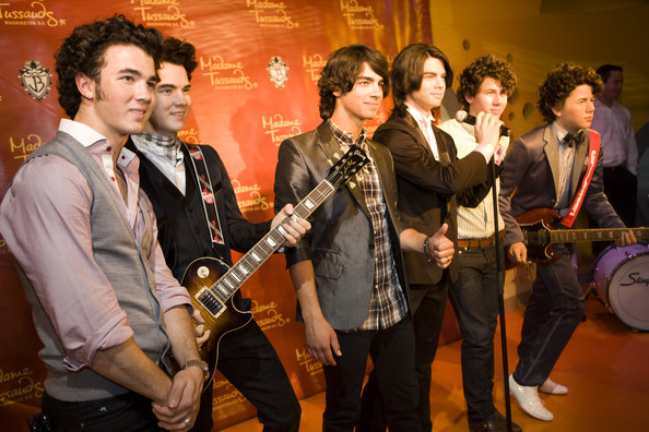 Jonas+Brothers+Madam+Tussauds+Wax+Figures+Lapg9xxRobBl