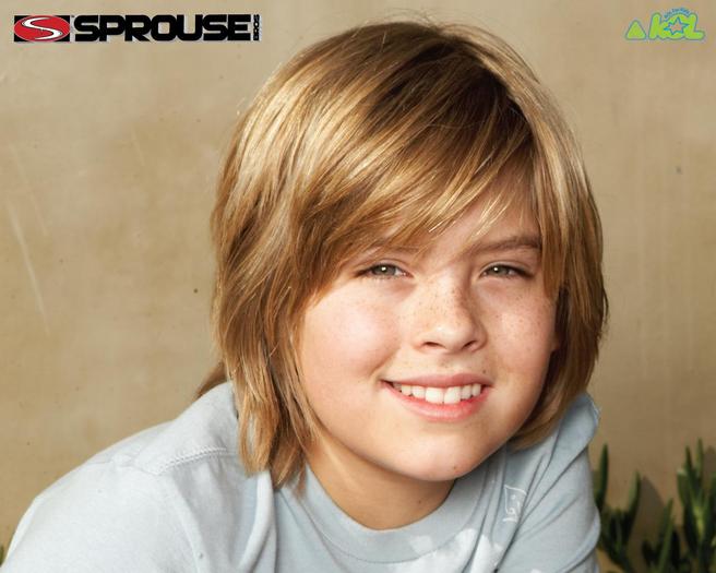 10 poze cu Dylan Sprouse - Plata pentru HotelHello