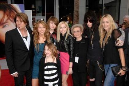 normal_116 - Hannah Montana Premiere in LA April 2nd 2009-00