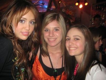 normal_10 - Miley Cyrus With Fans00