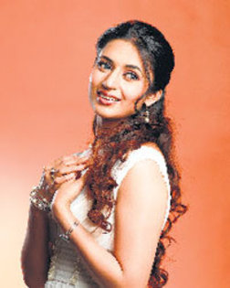 12719592_WQKQNIRED - Divyanka Tripathi