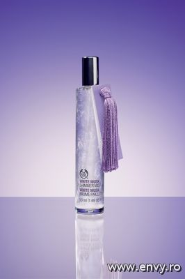 Shimmer Mist = 19 poze selena GOMEZ , 1 poza ( un cuplu la alegere)