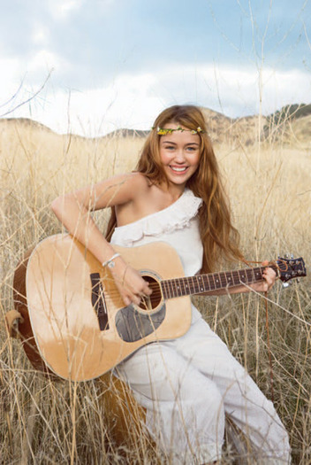 12 - Club Miley Cyrus