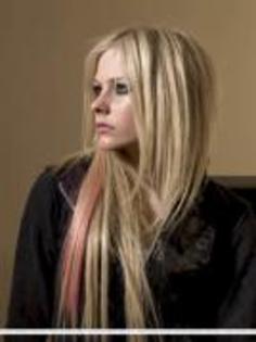 KIOGHJNBXXWCHQIHOYC - Avril Lavigne