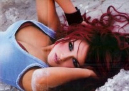 m_242 - Rebelde