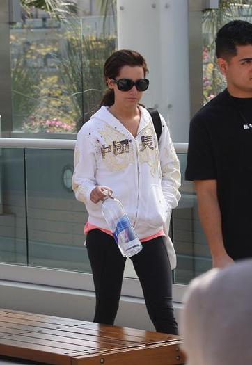 ashley_tisdale_1_wenn2795900