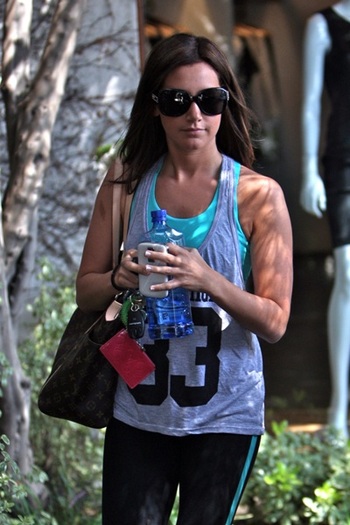 ashley-tisdale-beautiful-salon-trip-photos