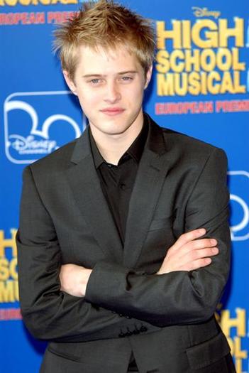 lucas-grabeel-high-school-musical-star-photos - Toate Pozele mele din PC