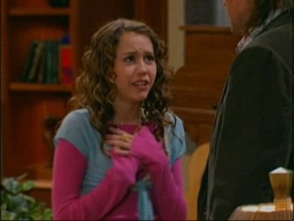 normal_mileycyrussource_047
