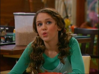 normal_mileycyrussource_056