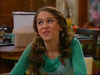 normal_mileycyrussource_057