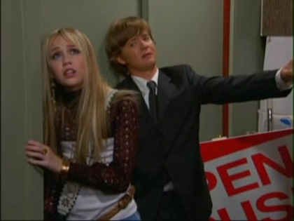 normal_mileycyrussource_064