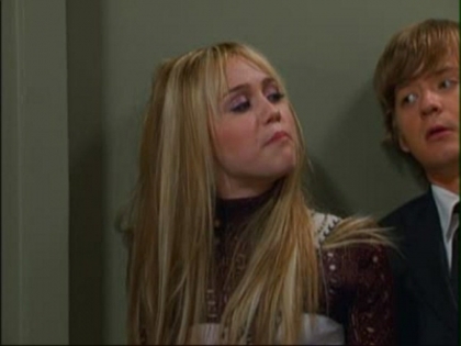 normal_mileycyrussource_065