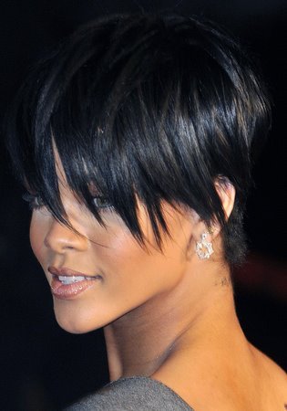 short_hairstyles_rihanna01 - Rihanna