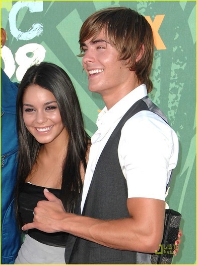 89989 - Vanessa and Zac