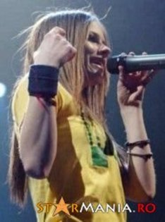 80e728e149263a43b3da51fe29b39911-avril-lavigne_91