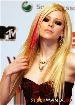 286e707e9f54c07e0f96b84b837d5df7-avril-lavigne_138