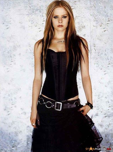 341cca00426bb08209ef0201ea46e5e2-avril-lavigne_166