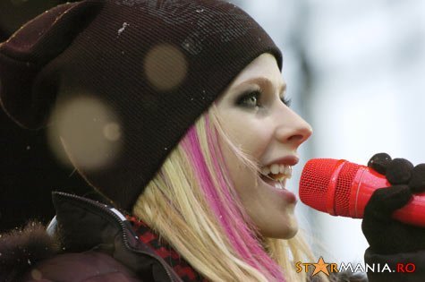 b9de2aab0dec32f211f4586a24b84d43-avril-lavigne_137