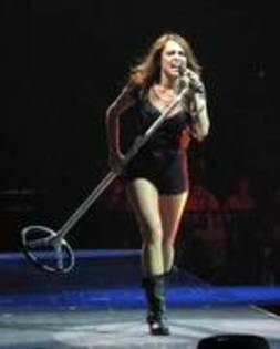 97 - Miley in concert