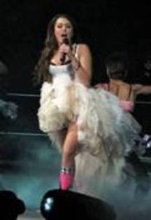 103 - Miley in concert